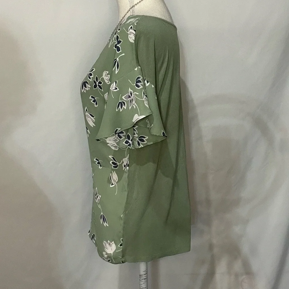 Blouses/flannels/button downs-2 for $15 or 3 for $20 (Mix & Match)